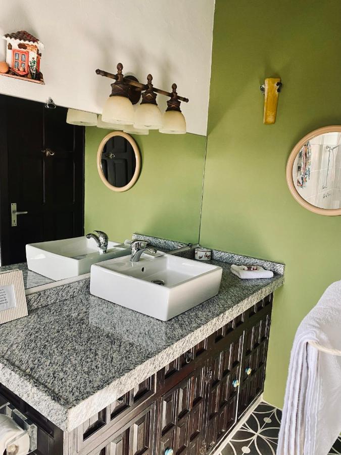 Villa Bougainvillea Aruba, The Tango Suite Palm Beach Exterior photo